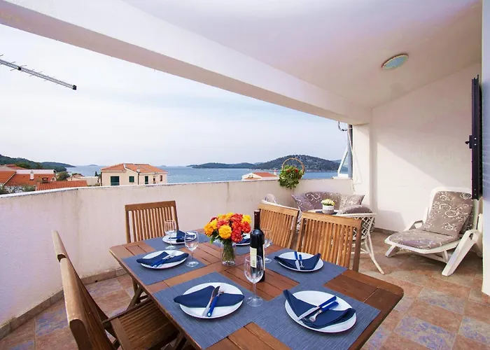 公寓 Meri With Sea View *